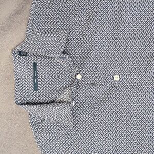 Perry Ellis Long Sleeve Button Down- Large